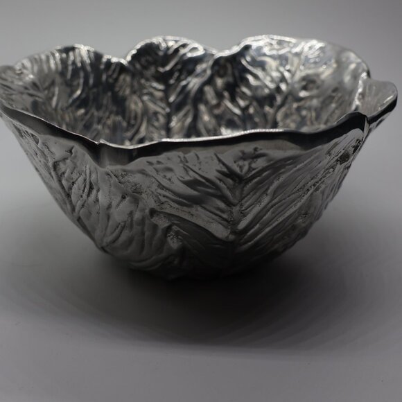 Gorgeous Metal Lettuce Bowl - Might Be New! - Picture 1 of 7